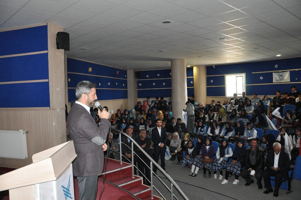 Sincik’te ‘Asımın Nesli 15 Temmuz’ Konulu Konferans Düzenlendi