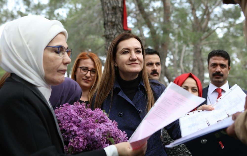 Emine Erdoğan’dan İzmirli Çiftçiye Bahçe Danışmanlığı Teklifi