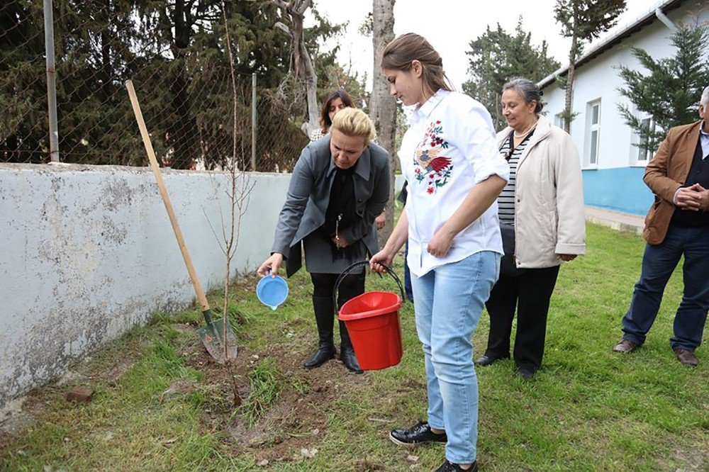 Urla’da Fidan Dikim Seferberliği