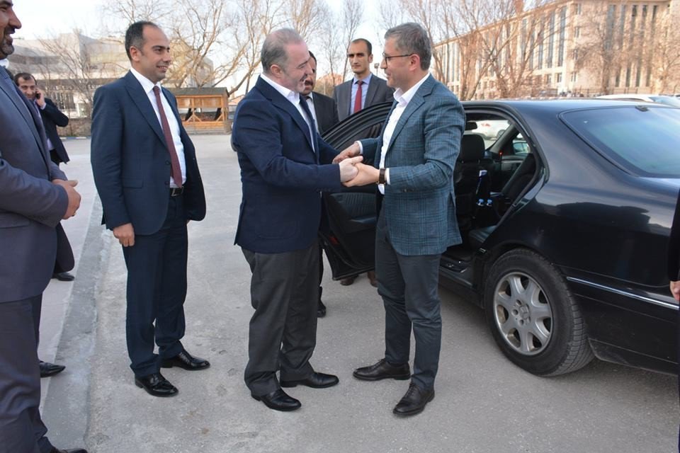 Başkan Türkmen’den Tuşba Belediyesi Ziyaret