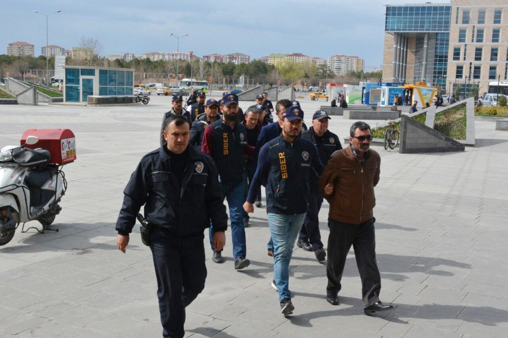 Hdp İl Başkanının Oğlu Yurt Dışındaki Vatandaşların Banka Hesaplarını Boşaltmış