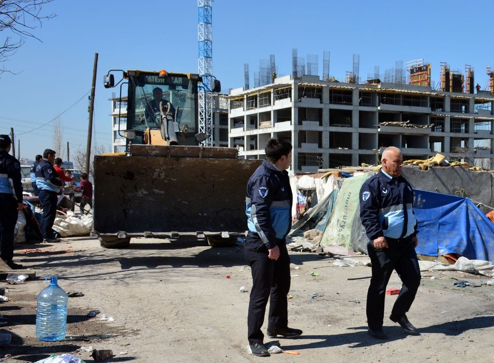 Keçiören Terk Edilmiş Yapılardan Temizleniyor