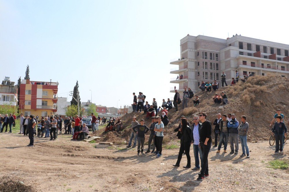 Hurdalık Alanda Çıkan Yangın 3 Katlı Binayı Yaktı