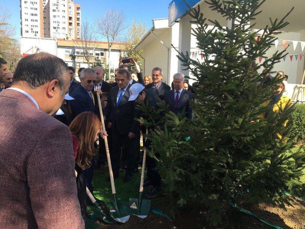 Bakan Eroğlu: Ataköy’de Fidan Dikim Törenine Katıldı