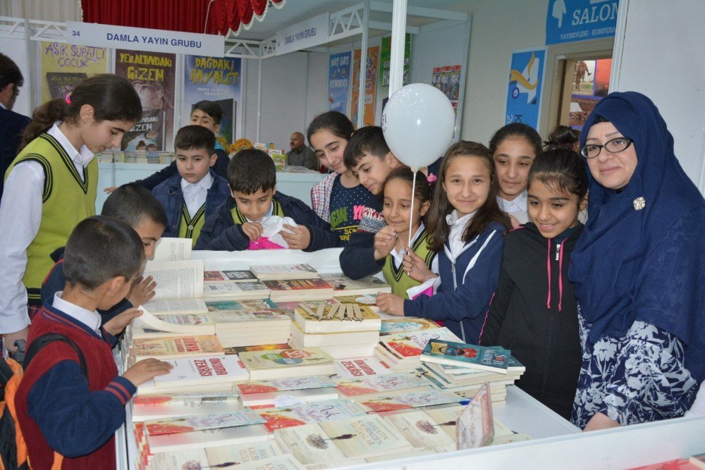 Siirt Kitap Fuarı Dördüncü Gününde De İlgi Gördü