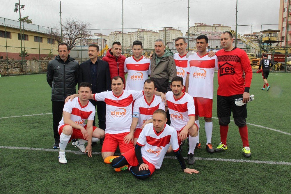 Sivas’ta Şehit Savcı Mehmet Kiraz Anısına Futbol Turnuvası