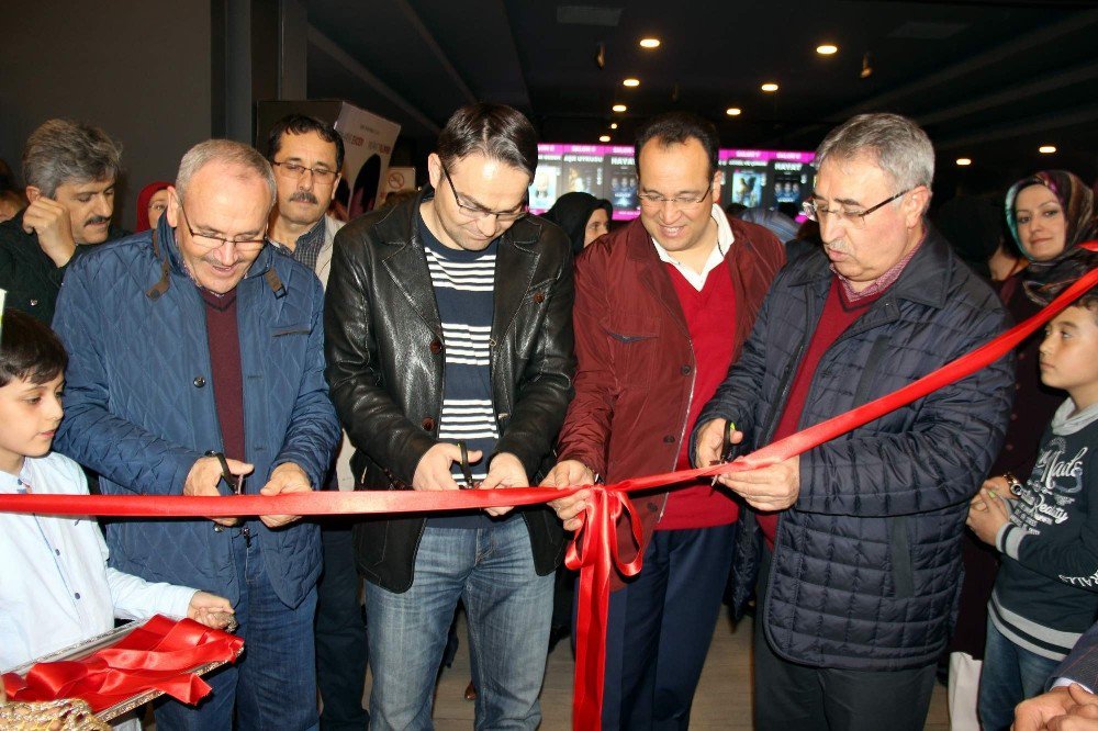 Tekden Ressamlar Kulübü’nün Hazırladığı Resim Sergisi Açıldı