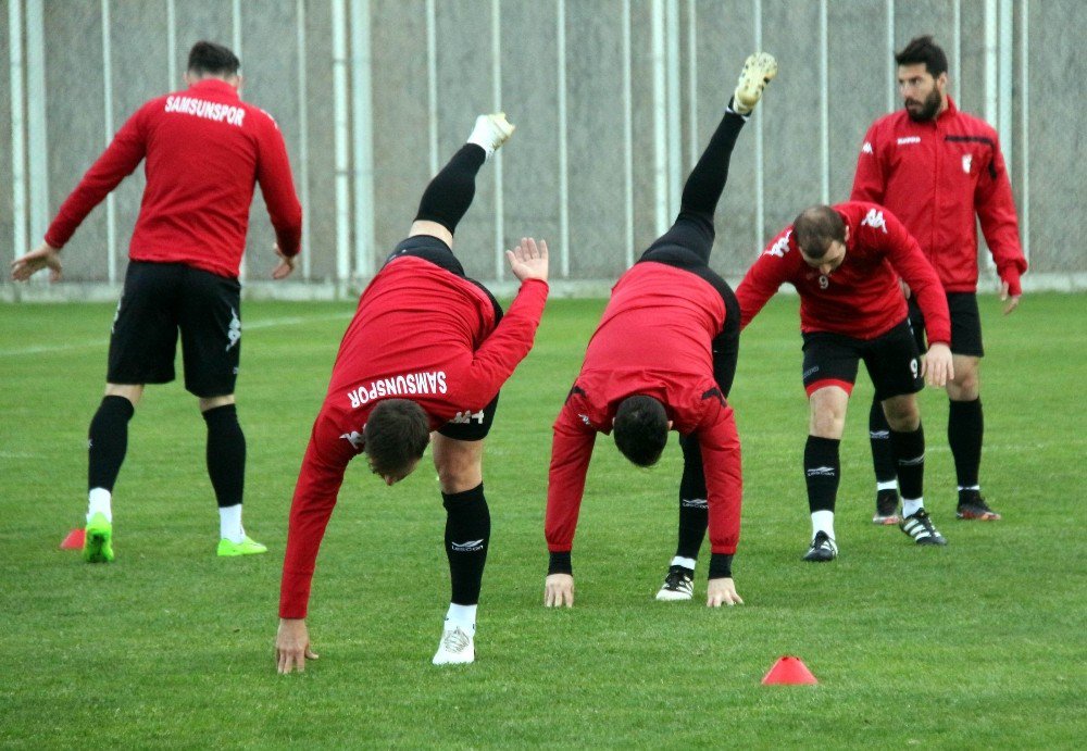 Özköylü: “İlk Yarıdaki Takım İle Bu Takım Arasında Dağlar Kadar Fark Var”