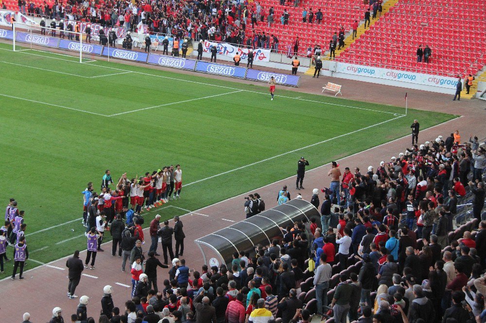 Levent Eriş: "Evlatlarımız Bugün Onur Mücadelesi Verdi"