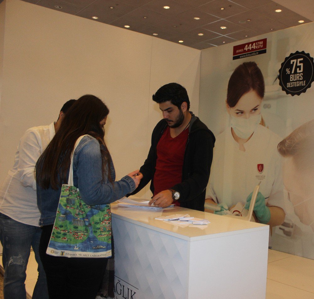 Kstu İstanbul Fuarında Aday Öğrencilerini Ağırladı