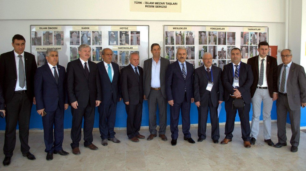 Geleneksel Türk Mezar Taşları Ulusal Sempozyumu Aydın’da Yapıldı