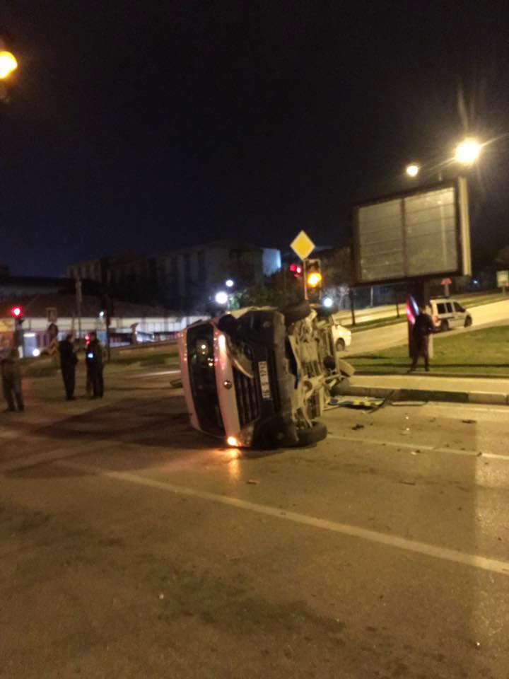 Bursa’da Trafik Kazası: 3 Yaralı