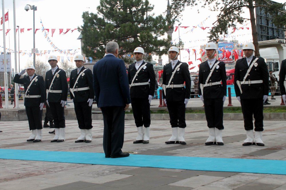 Kayseri’de Başbakan Yıldırım’a Yoğun İlgi