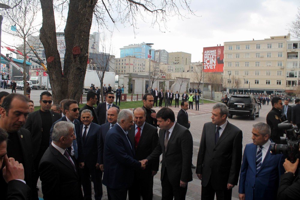 Kayseri’de Başbakan Yıldırım’a Yoğun İlgi