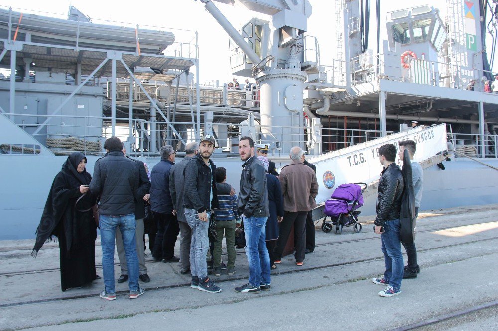 Savaş Gemisi Ve Denizaltıya Vatandaşlardan Yoğun İlgi