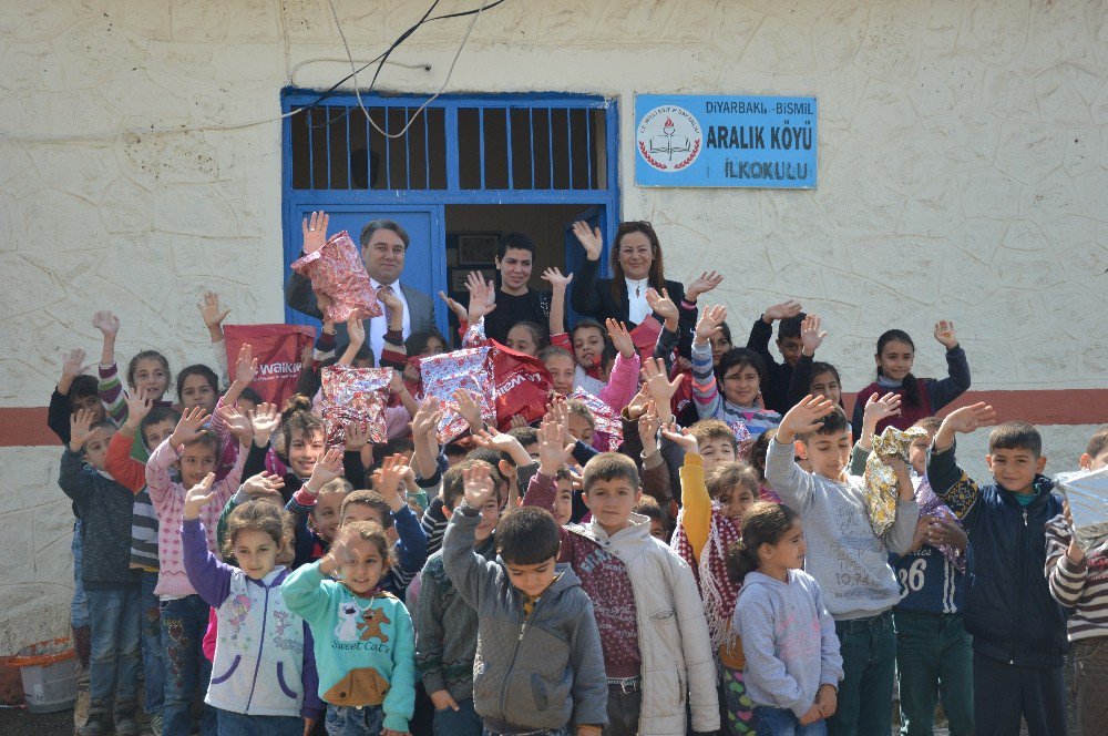 Hayırsever Kadınlardan Öğrencilere Yardım