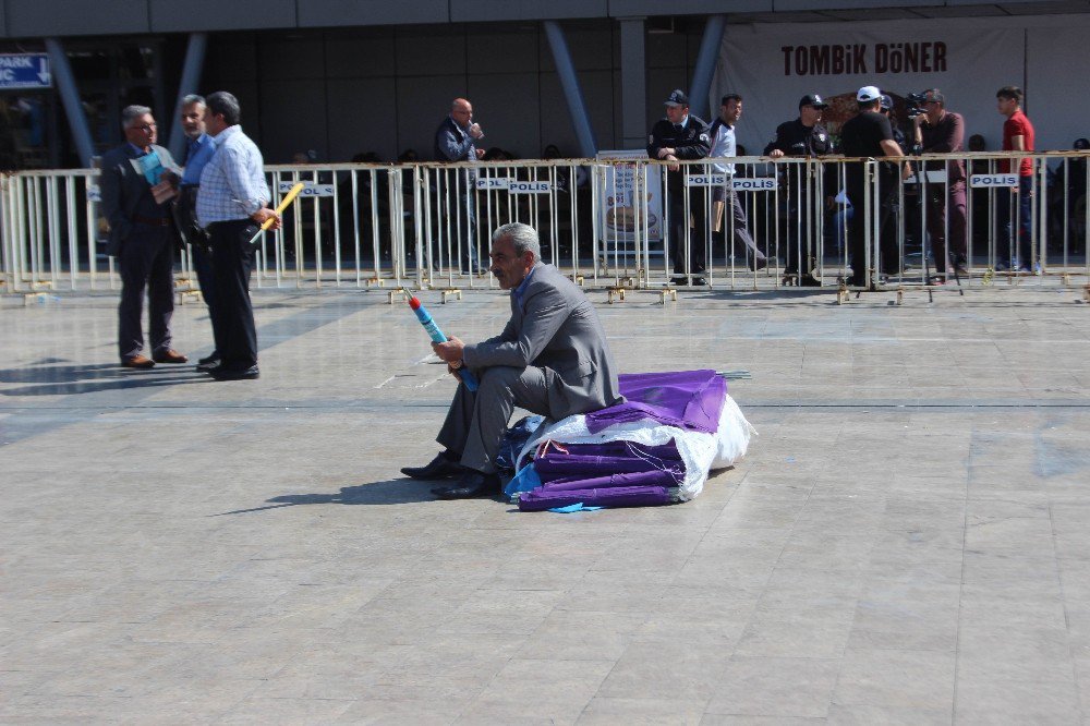 Aydın’da Hdp’nin ‘Hayır’ Mitingi Beklenen İlgiyi Görmedi