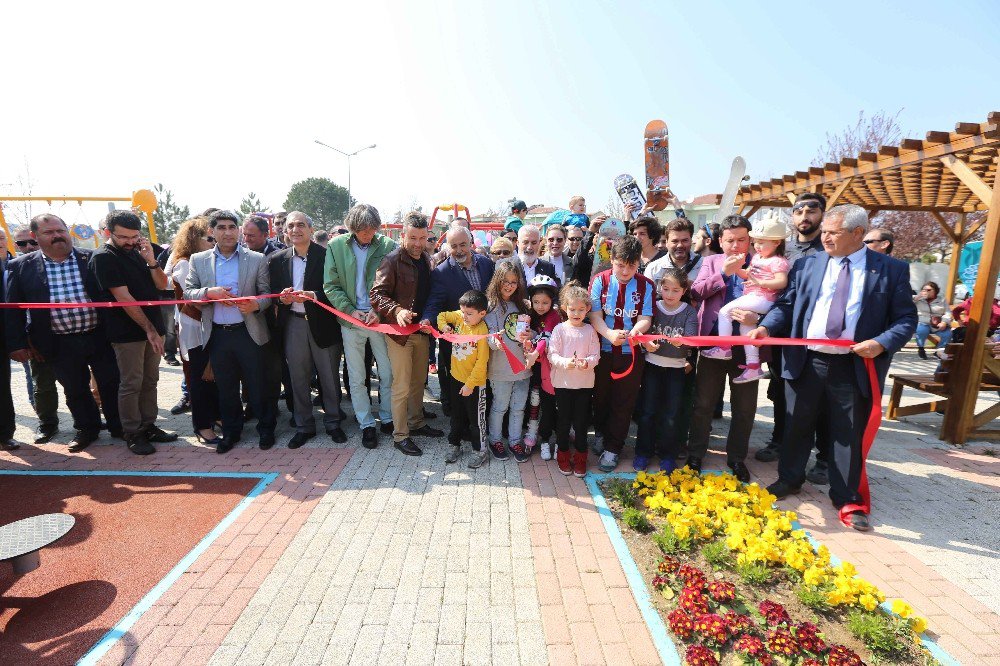 Altınşehir Kaykay Parkı Ve Koşu Yolu Hizmete Açıldı