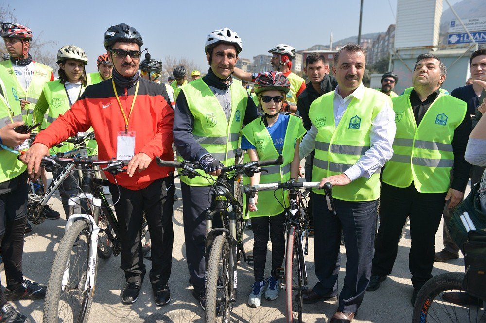 Başkan Edebali Pedal Çevirerek Yıldırımlıları Sağlıklı Hayata Davet Etti