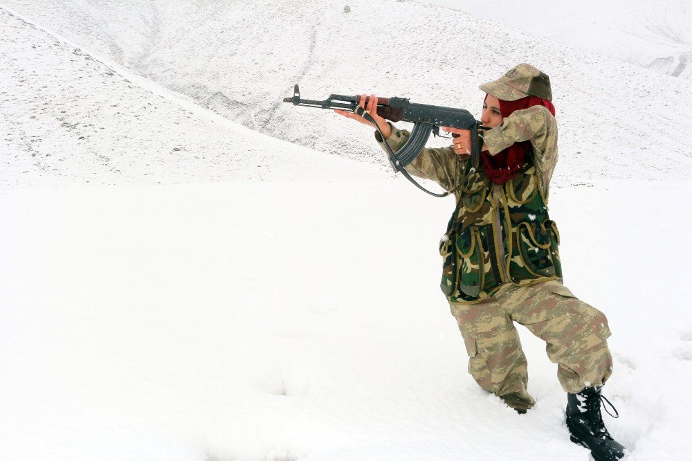 Kadın Korucunun Tek Aşkı ’Vatan’