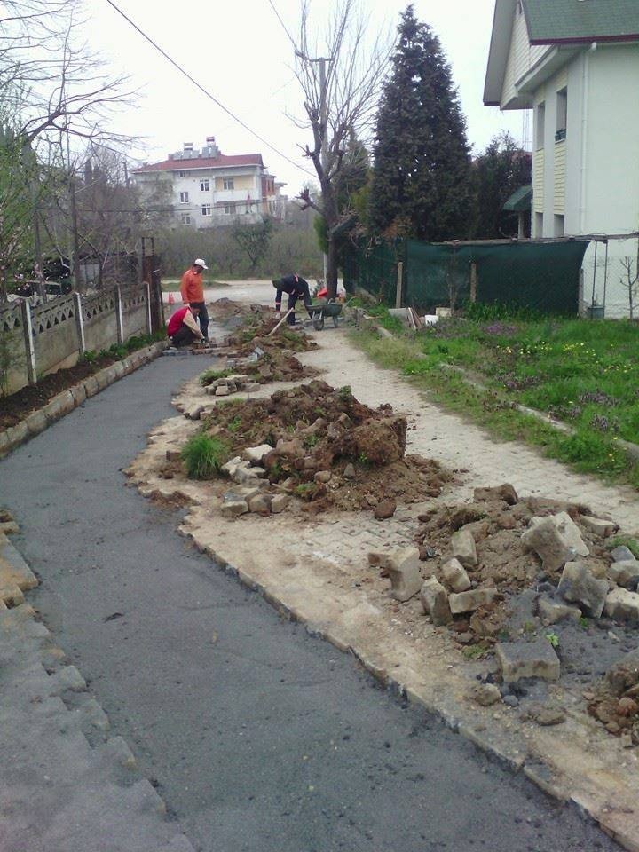 Akçakoca’da Yolların Onarımı Sürüyor