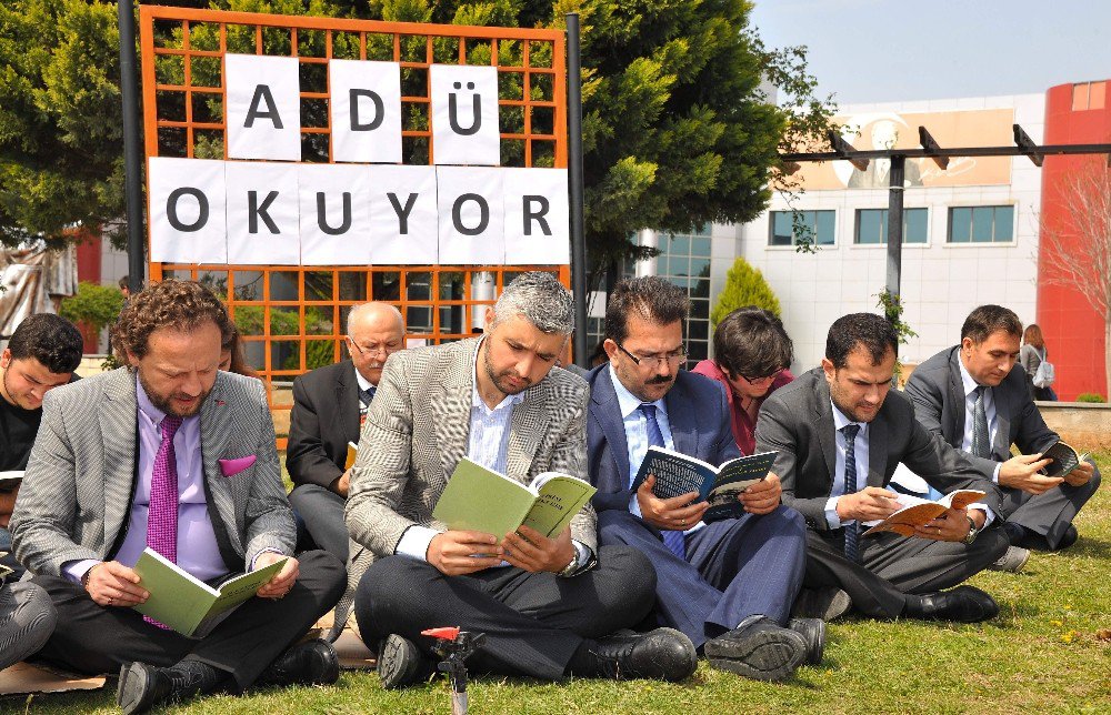 Adü Kitap Okuyor