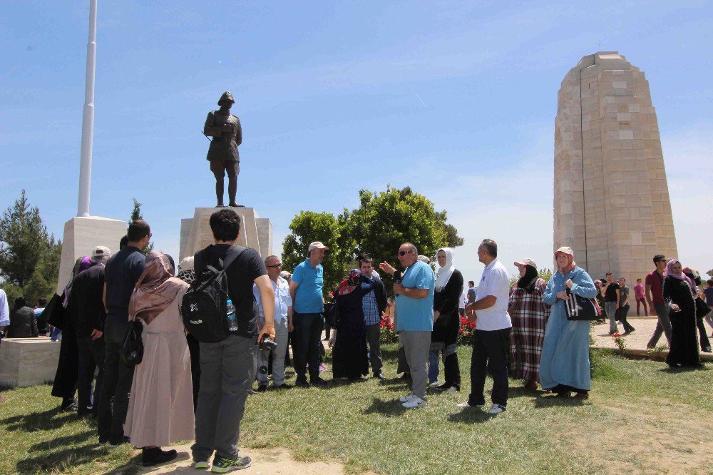 120 Bin Bağcılarlı Çanakkale Şehitliği’ni Ziyaret Etti