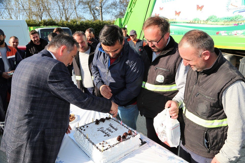 Başiskele’de Belediye Personeline Doğum Günü Etkinliği