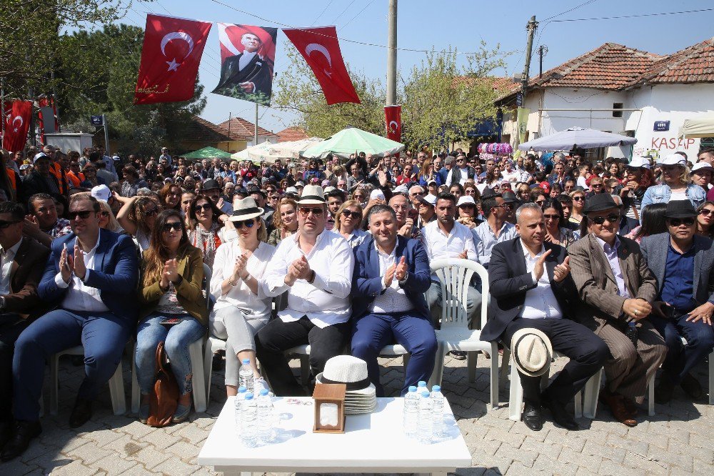 Buca’da Neşeli Otlar Şenliğine Büyük İlgi