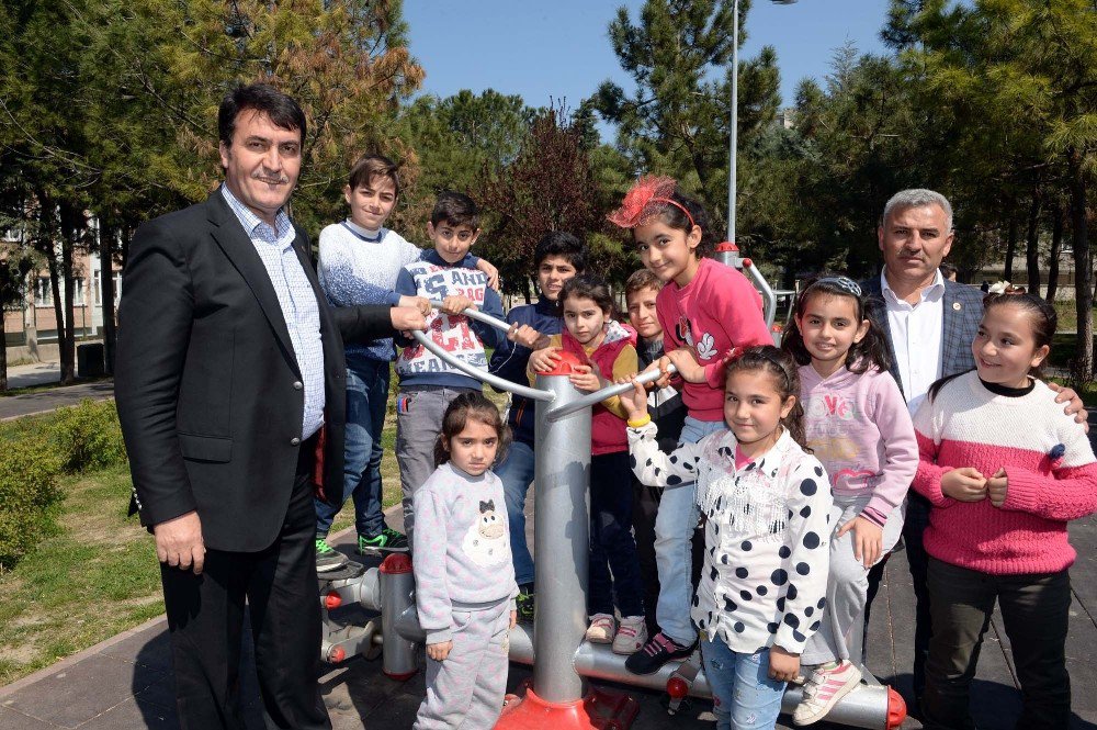 Emek Parklarla Nefes Alıyor