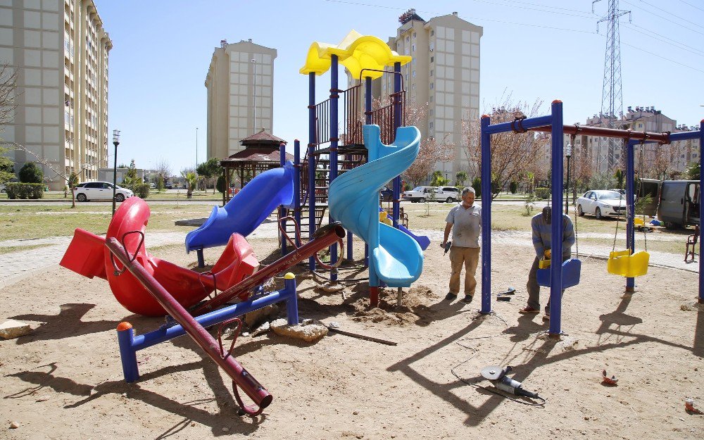 Döşemealtı Belediyesi Park Ve Yeşil Alanları Sezona Hazırlıyor