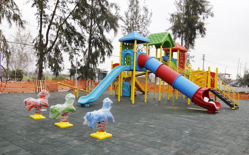 Döşemealtı Belediyesi Park Ve Yeşil Alanları Sezona Hazırlıyor