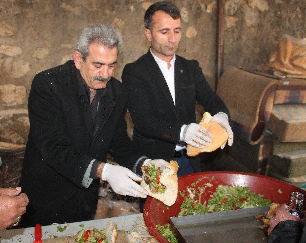 Su Ürünleri Av Yasağına Balık Ekmekle Dikkat Çekildi