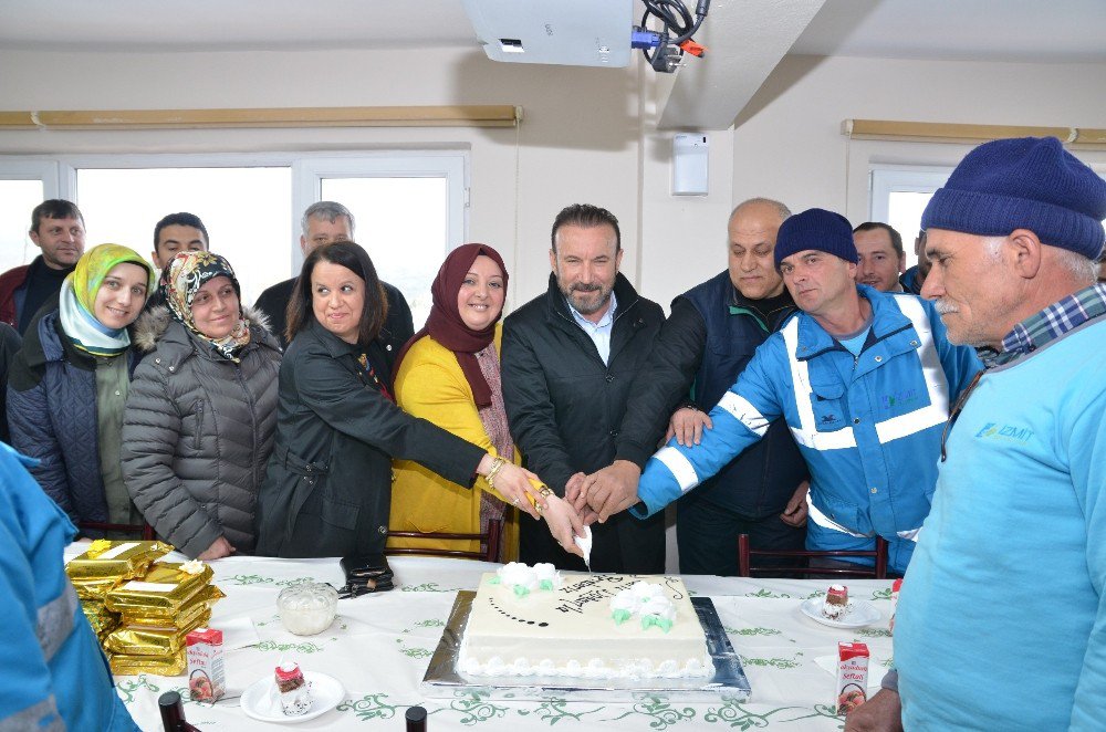 İzmit Belediyesi Personelleri ’İyi Ki Doğmuşuz" Dediler