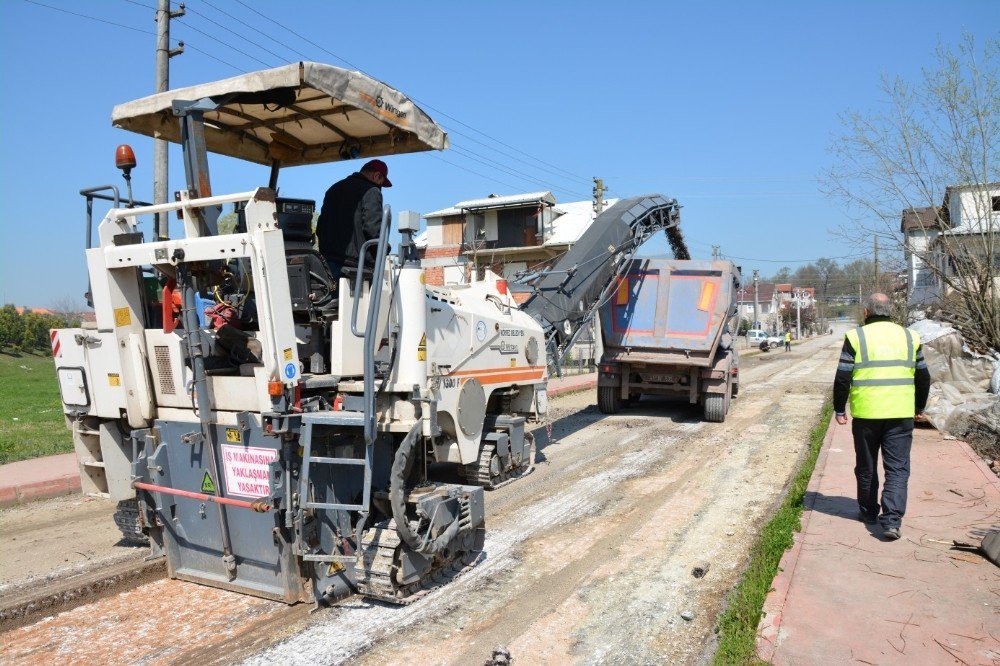 Kartepe’de Alt Ve Üst Yapı Çalışmaları Devam Ediyor