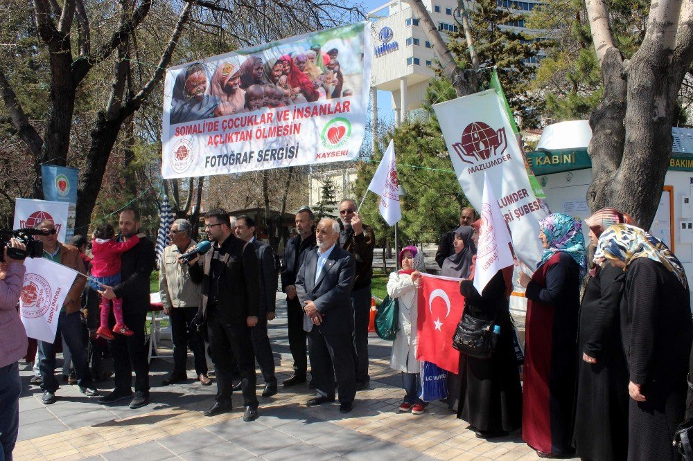 Somali’de Çocuklar Ve İnsanları Açlıktan Ölmesin Sergisi Açıldı