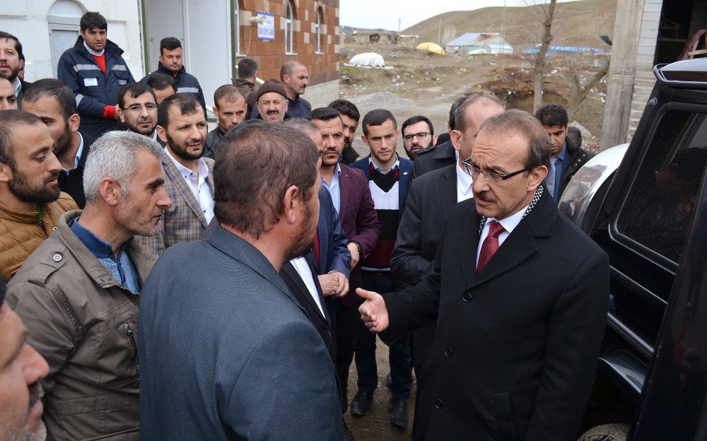 Vali Yavuz: "Allah Belasını Versin Senin Gibi Hocanın"