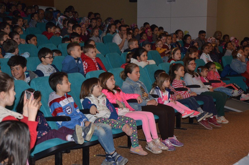 Bozüyük’te Çocuklar İçin Tiyatro Şöleni