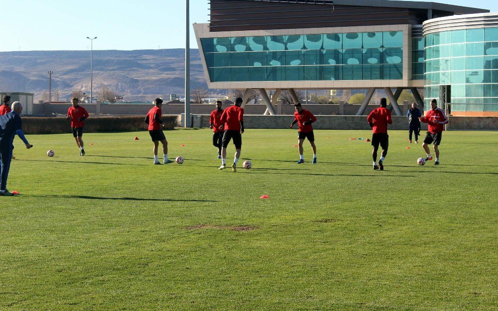 Kayserispor Kupada Oynayacağı Fenerbahçe Maçı Hazırlıklarına Devam Ediyor