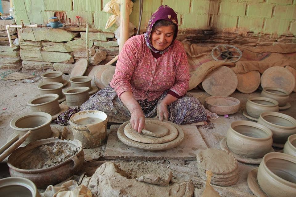 Burhaniyeli Fotoğrafçıların Salihli’de Harabeleri Görüntüledi