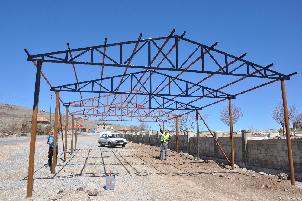 Develi Köylerinde Taziye Yeri Yapım Çalışmaları Devam Ediyor