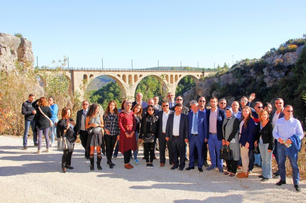 Kapıkaya Kanyonu İle Varda Köprüsü Birbirine Bağlandı