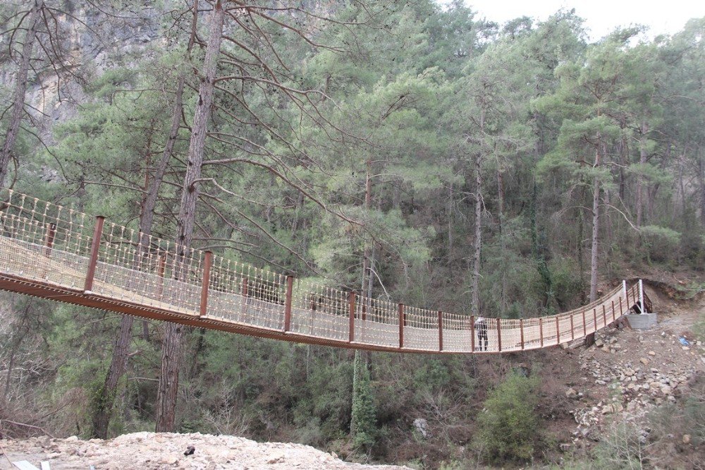 Kapıkaya Kanyonu İle Varda Köprüsü Birbirine Bağlandı
