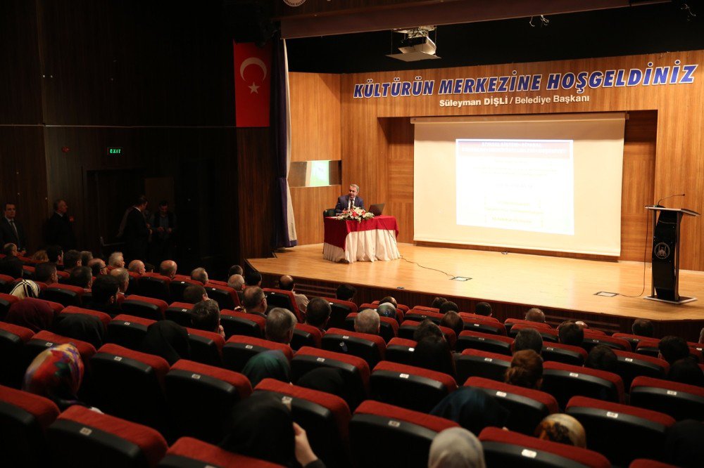 ‘Cumhurbaşkanlığı Sistemi Ne Getiriyor’ Konulu Konferans Düzenlendi