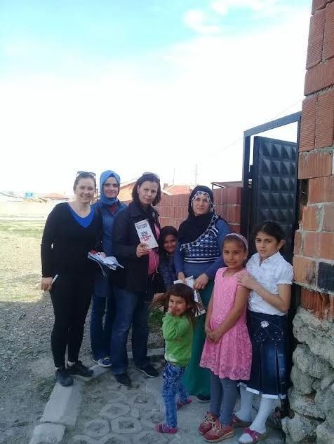 Ak Kadınlar Köy Ziyaretlerinde