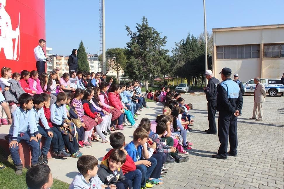 Çocukları Eğlendirirken Bilinçlendiren Proje
