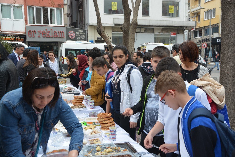 Altıeylül Ortaokulu Yararına Kermes