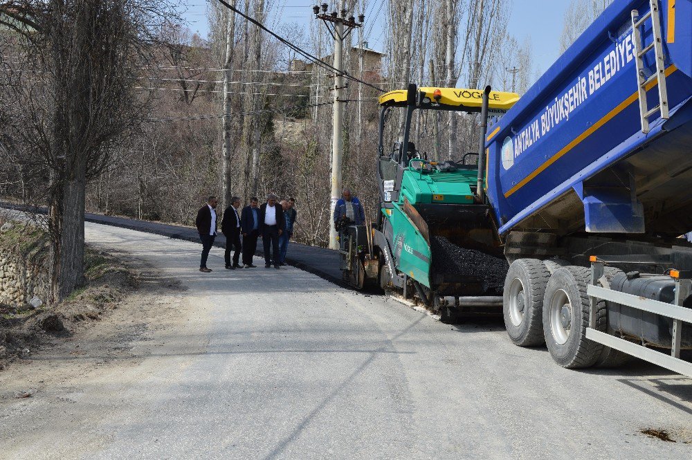 Büyükşehir’den Korkuteli İlçesinde Asfaltlama Çalışması