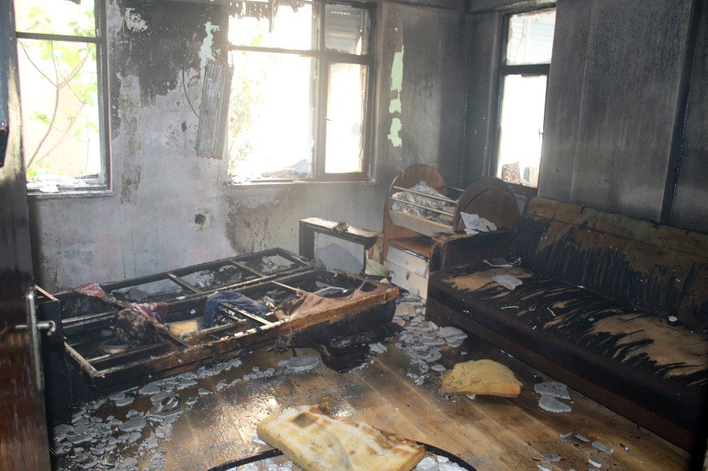 Kahraman Anne 1’i Bebek 3 Çocuğunu Yanmaktan Kurtardı