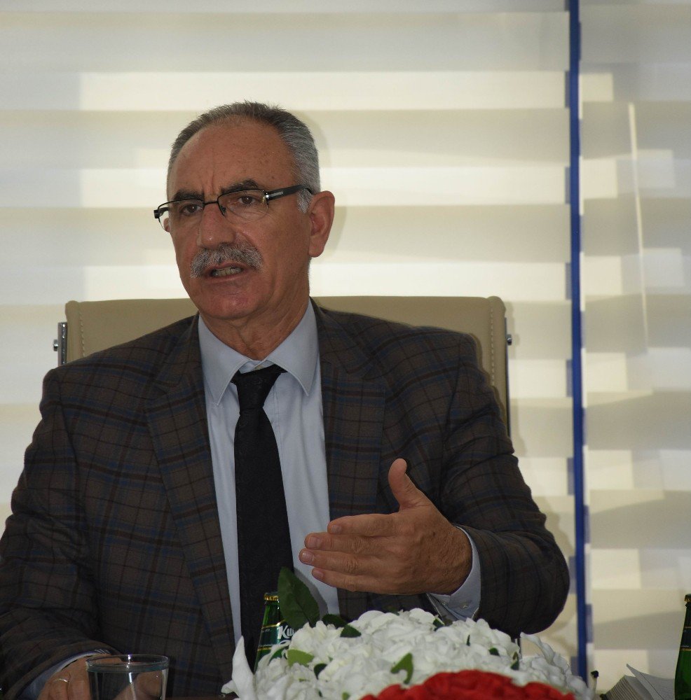 Belediye Kendi Meclis Üyesinin İş Yerini Mühürledi